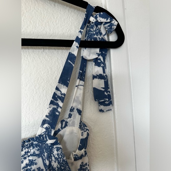 Blue & White Chinoiserie Patterned Dress by Reformation - Picture 11 of 12